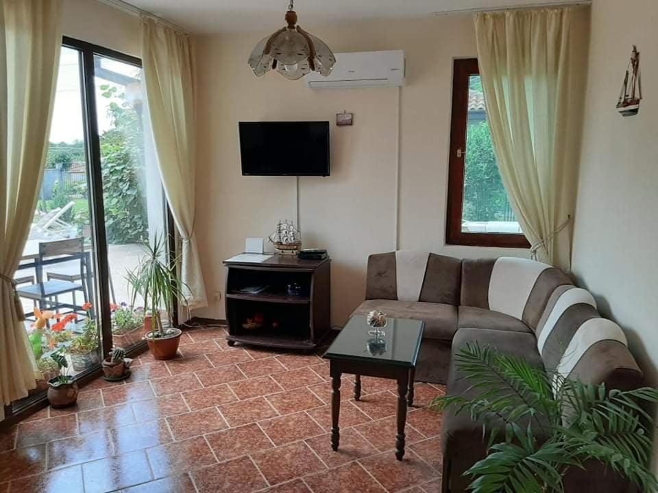 Guesthouse Oasis-Shabla ภายนอก รูปภาพ